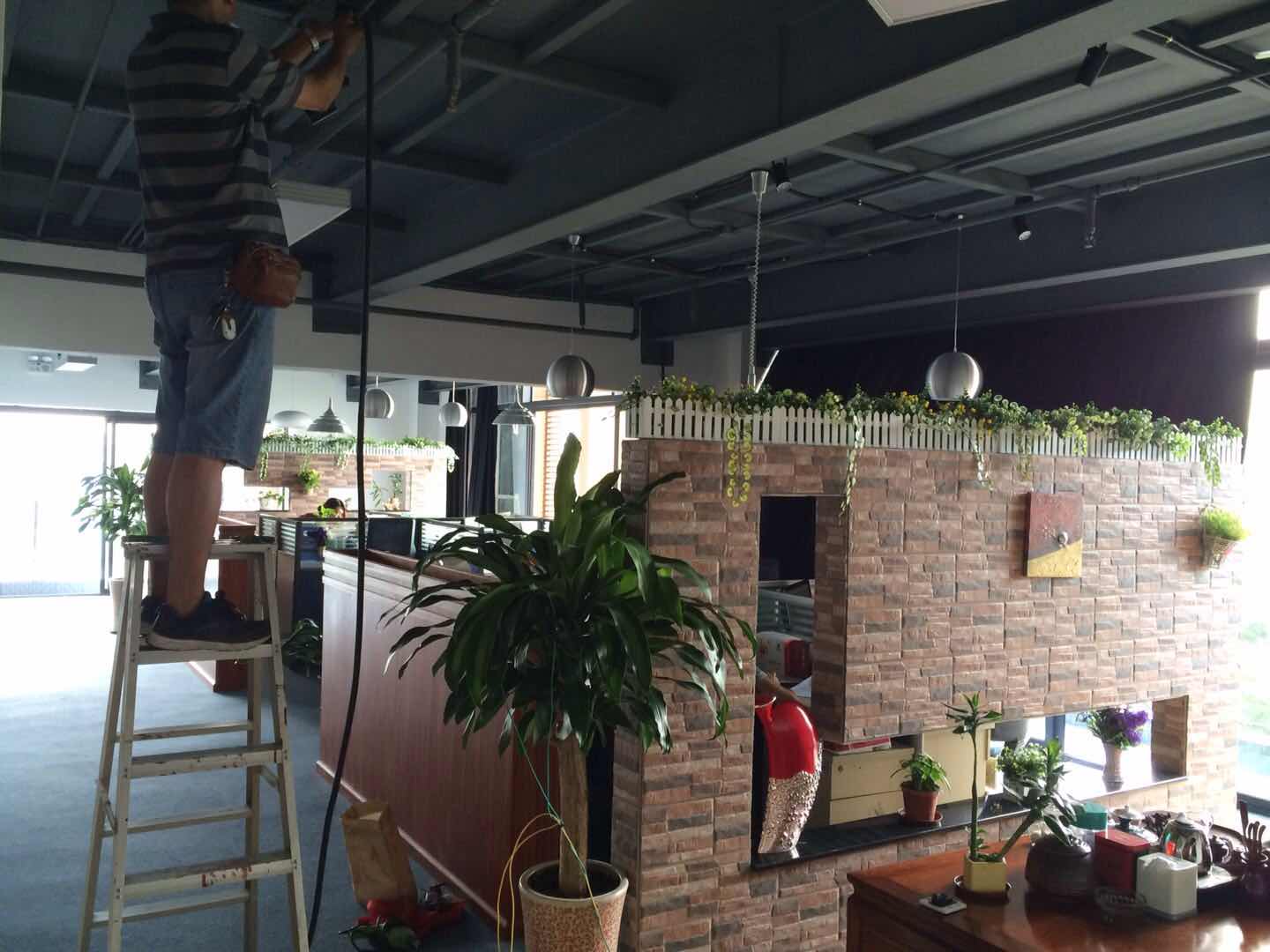 番禺别墅裝修公司|番禺辦公室裝修公司|番禺廠(chǎng)房(fáng)裝修公司|番禺店(diàn)鋪裝修公司|番禺專業(yè)裝修公司|穗桦價格實在裝修設計(jì)公司